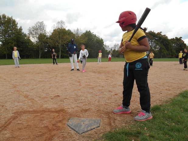 L’école Saint-Pierre de Brunoy s’initie au baseball et au cricket